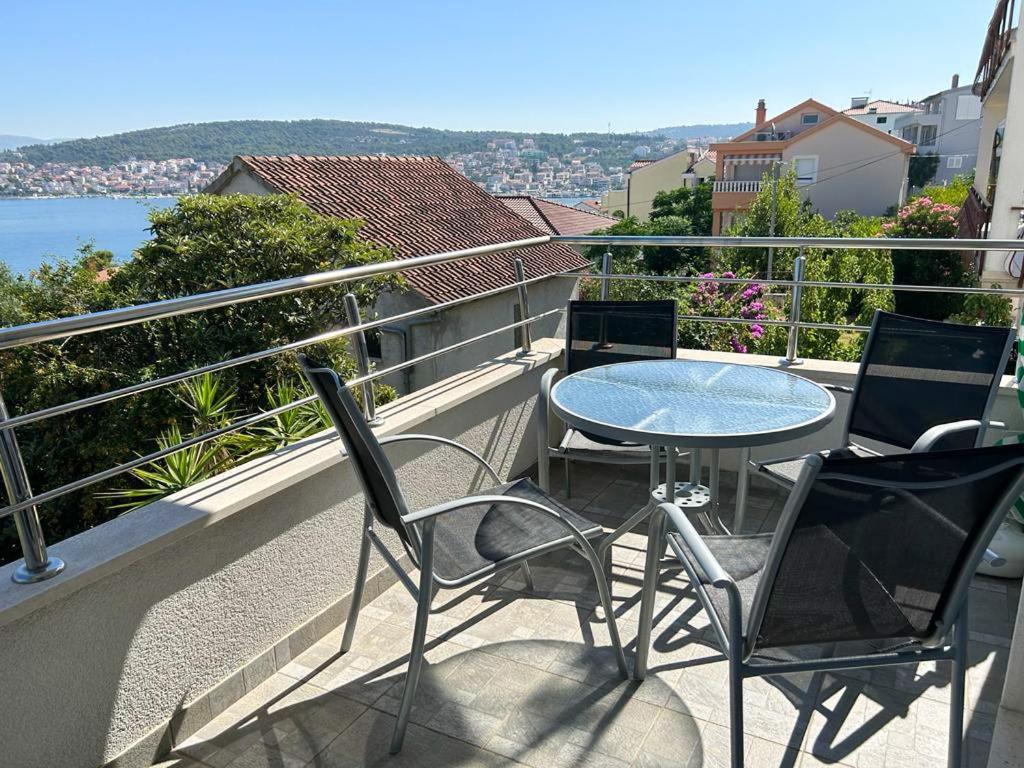 Apartments Oklopcic Trogir Exterior photo